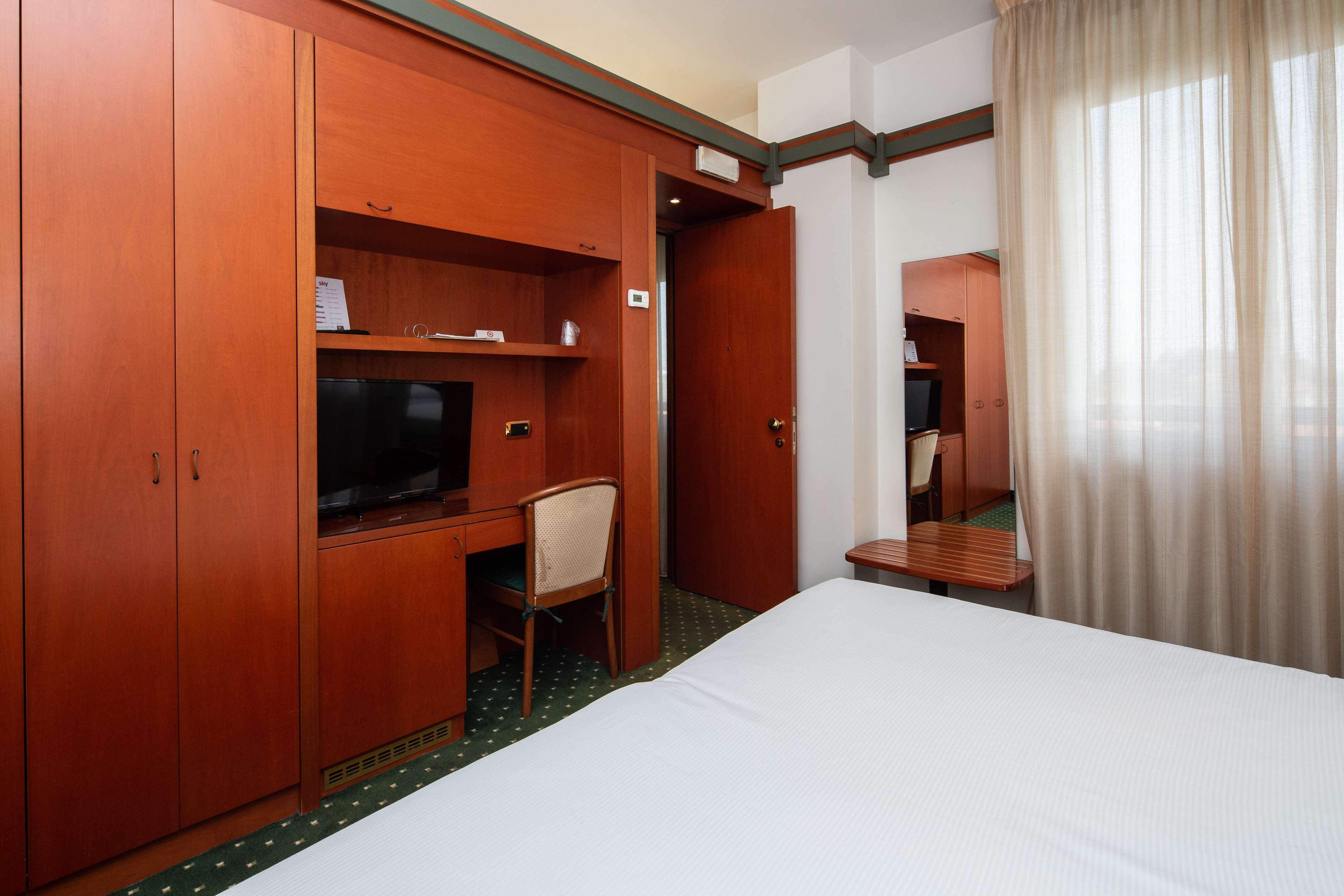 Jet Hotel, Sure Hotel Collection By Best Western Галларате Экстерьер фото